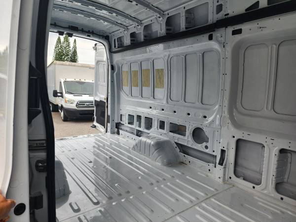 2022 Ford Transit 350 HD - Photo 15
