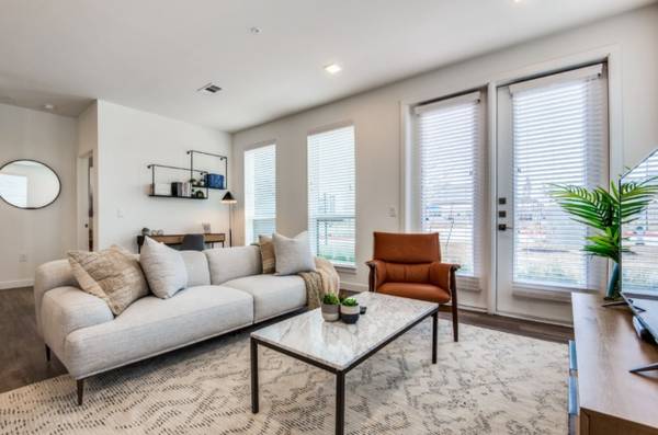 $1,850 / 2br - 1217ft2 - Indulge in the Ultimate in Luxury Living + up to 4 WEEKS FREE! (AUBREY/LITTLE ELM)63796350711937124
