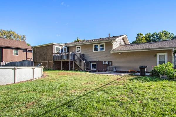 $1 / 4br - 2256ft2 - File 6542   4 bedroom 2 bath home ready for the holidays (Portage)64041642108546122