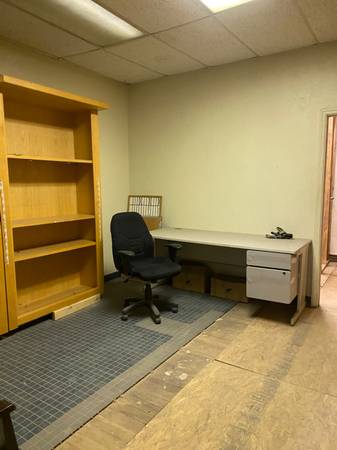 $350 / 115ft2 - Warehouse, Construction Yard, Food Truck Space and Office (MODESTO)63970159806850120