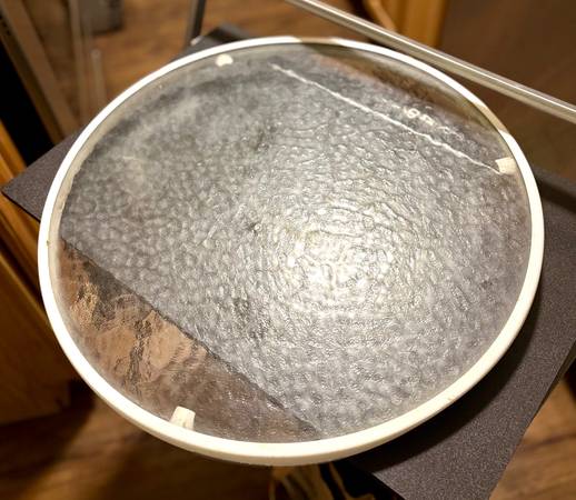 Round Hammered-Texture Tempered Glass Patio Table Top 20½" D (w/Rim) 1