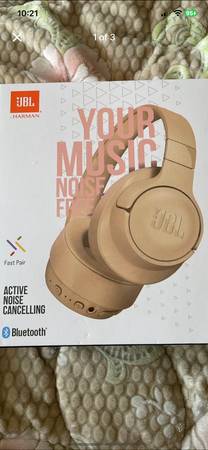 JBL TUNE 760nc Beige 1