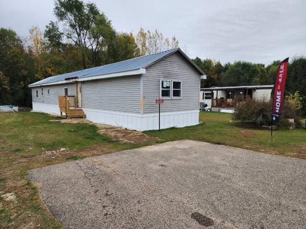 $13,500 / 3br - Fixer-Upper 3BR 2BA Mobile Home (Wautoma)64163324168451120