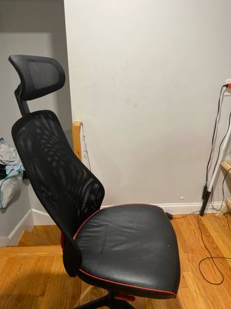 Silla para juegos/Oficina - $80 (Framingham)63438881127939124