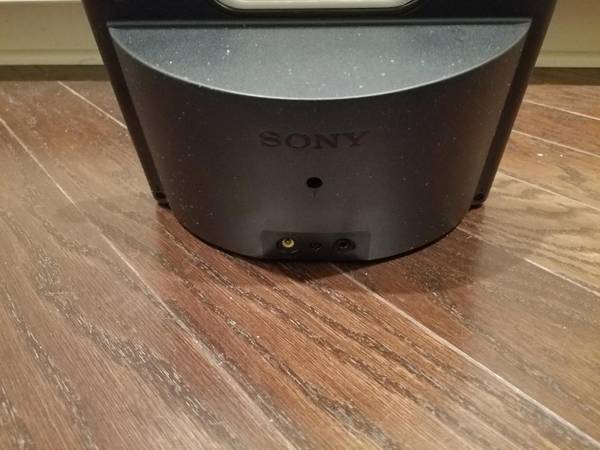 Radio iPhone And iPod Speaker Dock Sony& Cube Clock AMFM CD NEW - $50 (Pembroke Pines)63471413928449123