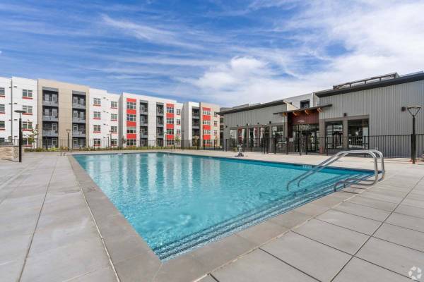 $1,999 / 1br - 667ft2 - 1bd 1ba, Tilt and Turn Window, 4 Floors (2301 Jefferson Blvd , West Sacramento, CA)64044027569537123