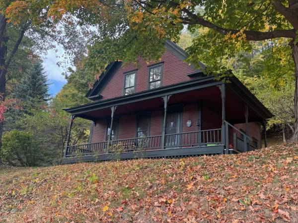 $420,000 / 3br - 1480ft2 - Wonderful 3BR Montpelier Home with Large Back Yard & Wrap Around Porch (Montpelier)64179951528579122