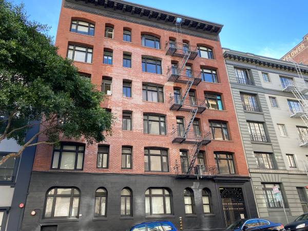 $1,855 Great sunny studio, hardwood, nice kitchen, laundry, ALL utilitie inc. (lower nob hill)63667975533441120