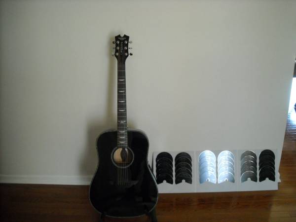 Keith Urban Acoustic Electric Guitar and Accessories 1