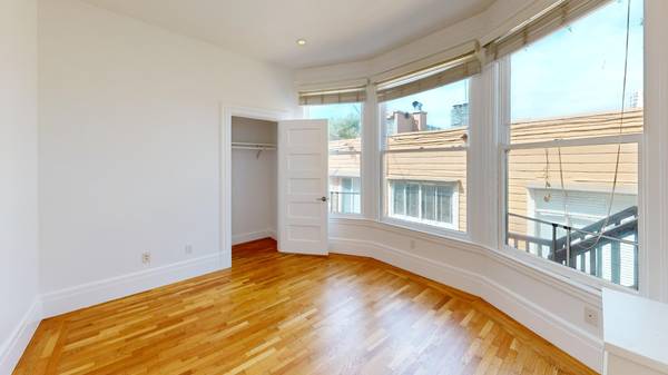 $4,345 / 1br - 586ft2 - Gorgeous 1BR with with Lots of Light and Good Views! Unit 1340-011 (nob hill)64045028560259120