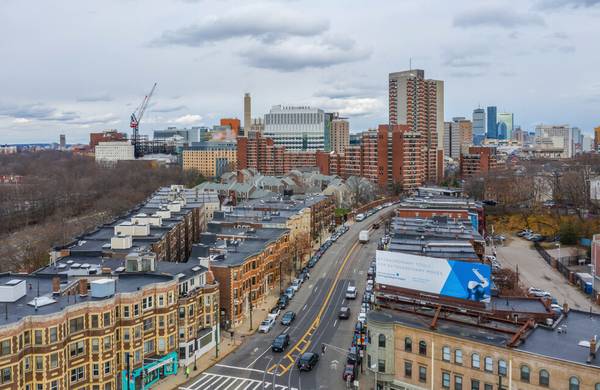 $1,995 / 1br - 999ft2 - 1 habitación, oficina, baño, sala de estar en Hungtington Avenue en Fenway (Mission Hill)63690755505025120