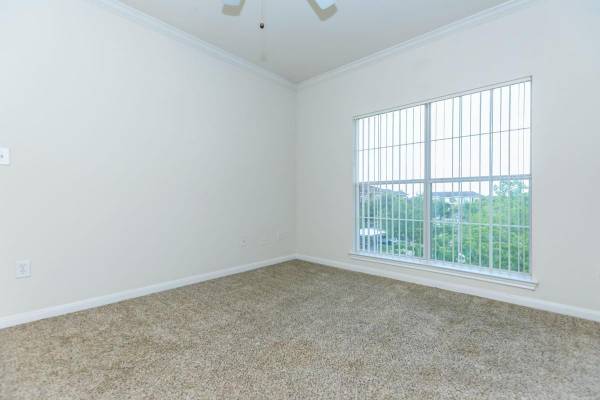 $1,491 / 3br - 1261ft2 - Fitness Goals Met: State-of-the-Art Gym on Site!63832138388609124