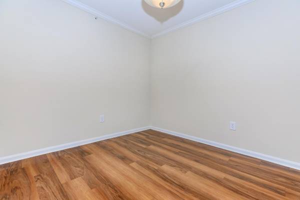 $2,236 / 2br - 1001ft2 - Refrigerator, Gas Fireplace, Public Parks Nearby (20300 River Ridge Terrace, Ashburn, VA)64040030365442122