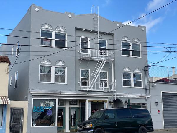 Nice Studio  / 1bath  on Adeline St** Great Commuter Location 1