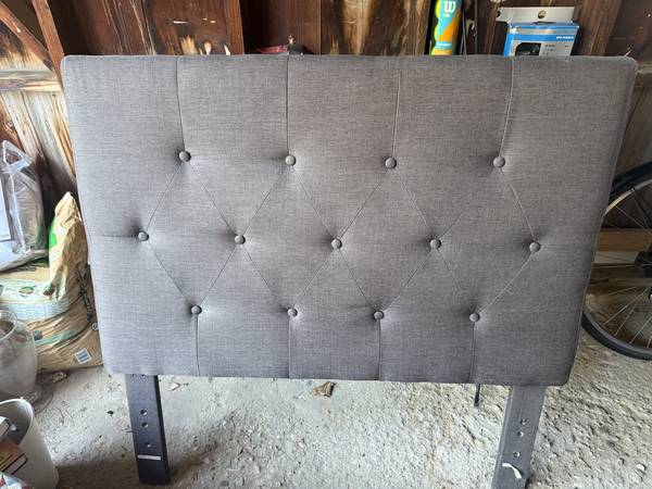 Twin Tufted headboard 1