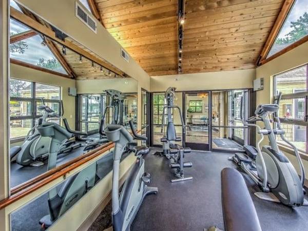 $1,394 / 2br - 864ft2 - Ceiling fan, Dishwasher, Washer/Dryer, Private patio/balcony (Lake Harbor)63794920359683122