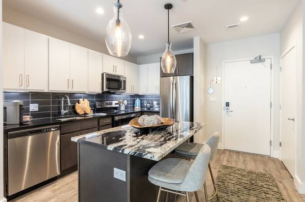 $3,435 Mission Hill Studio | Modern Kitchen + Laundry in Unit | Near Brigham (Mission Hill)63699313997313121