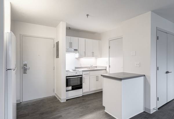 $749 / 1br - 468ft2 - Utilities Included, Parking, Call for Leasing Details, 55 and Older (Cincinnati)63974610541187122