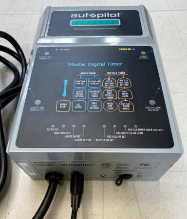 AUTOPILOT MASTER DIGITAL CONTROLLER 1