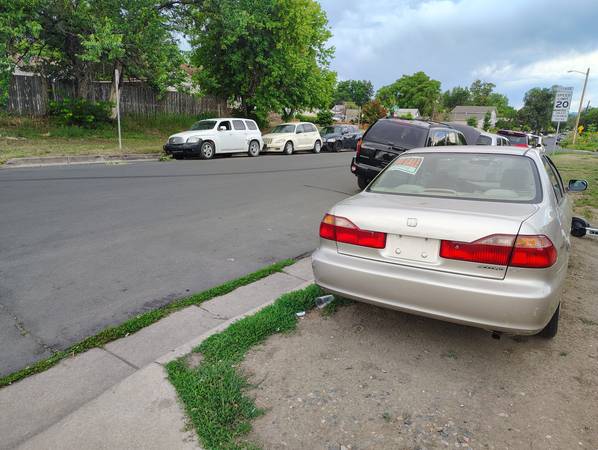 1999 Honda accord - $1,900 (Denver)63619771136769124