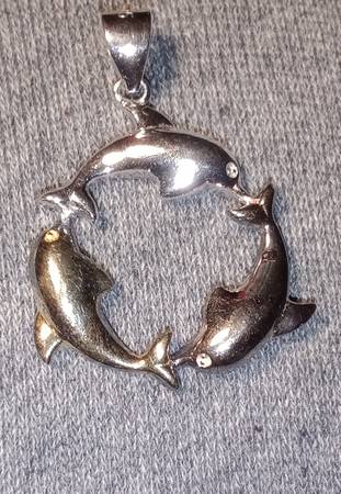 Three Circle Dolphins Pendent 1