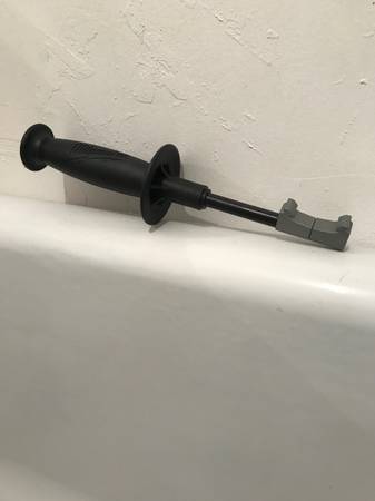 MILWAUKEE  FUEL  DRILL  Side Handle 1