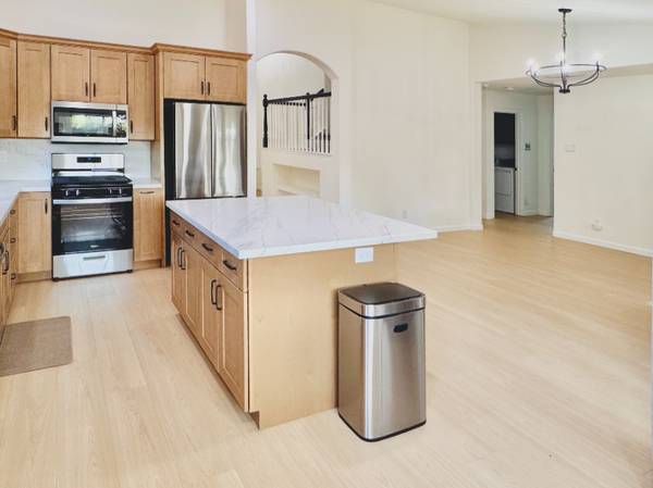 $2800.00 / 4br - 1897ft2 - Hermosa casa de 4 habitaciones/3 baños en Merced - $2800/mes, lista para mudarse63623142682627124