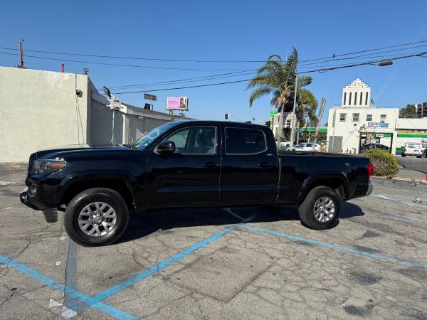2017 TOYOTA TACOMA SR5 4X4 DEPORTIVO DE LARGA CABINA V6 - $21,777 (LOS ÁNGELES)63470892949891122