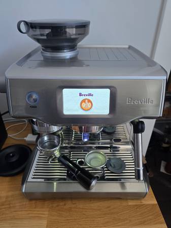 Breville Oracle Touch Espresso Machine - $1,80063470449171329121