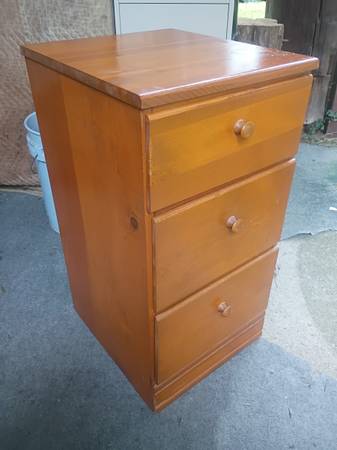 Solid knotty pine three drawer nightstand 1