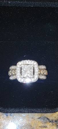 Beautiful 4 carat diamond wedding ring - $7,700 (Newcastle)63471292611457121