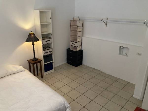 $1,500 / 2br - Furnished Pet Friendly 2-2 apartment (Central Santa Fe)63659798473347121