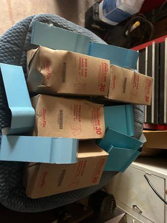 slant fin Fine/Line 30 3-3/4 in. 2 Right-Hand End Cap 2 lefts for Base 1