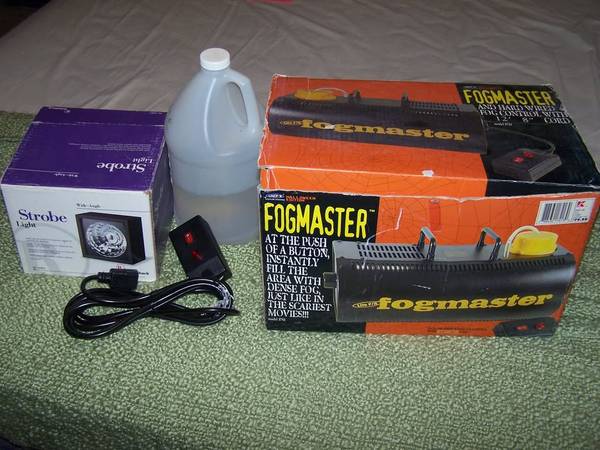 Fog Machine Auto timer 8+ gallons Fog Fluid 2 strobe lights Halloween 1