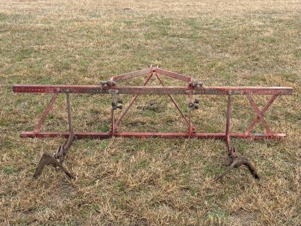 7’ 3 PT Cultivator w/2 Sweeps 1