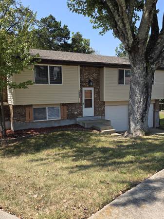 $1,950 / 3br - 1700ft2 - 3 Bedroom House For Rent! Available Now For Move In!! (Louisville)64008827531906120