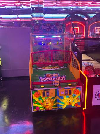 Double Shot Basketball Arcade Game 1