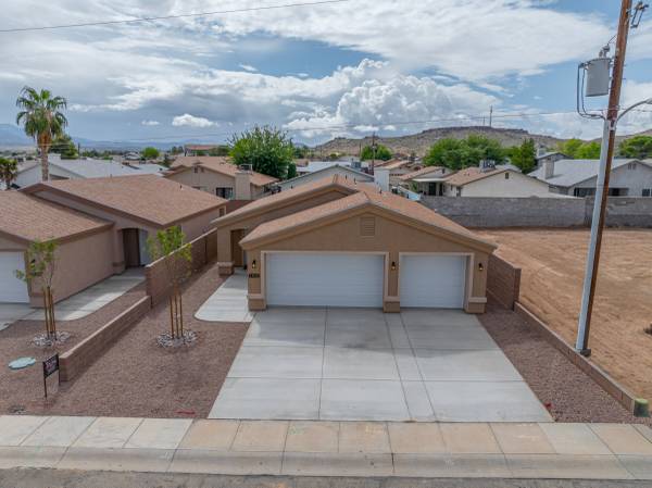 $309,900 / 3br - 1363ft2 - Love to Golf?! Come enjoy no HOA dues, low taxes, minutes to golf (Kingman)64217147125122120