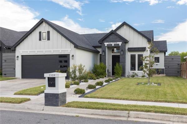 $2,200 / 3br - 1843ft2 - Increíble hogar en McAllen (McAllen)64199313040899121