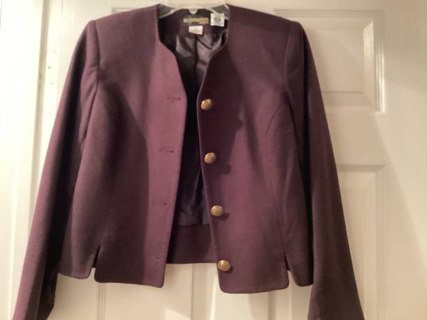 Woman’s Wool jacket Size 4 1
