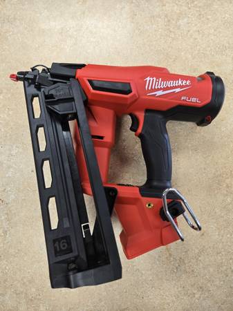Milwaukee M18 Fuel Angled Finish Nailer 2841-20 - NEW 1