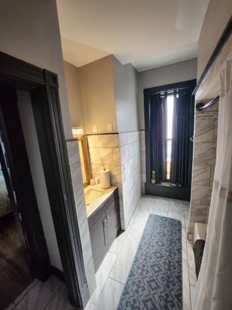 $900 / 1br - Habitación de lujo en alquiler en área SLU, en una casa histórica (mansion) (CWE - Midtown)63924424705795123