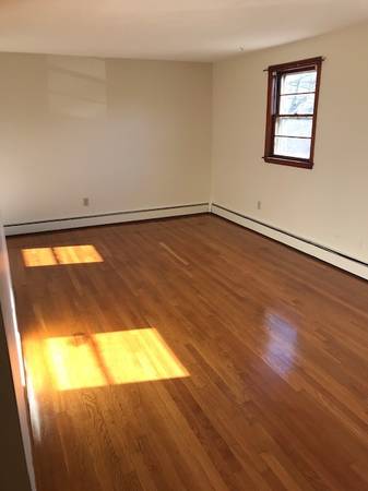 $1,900 / 1br - Quincy 1 Bedroom Hardwood Floors (Quincy)63856338938241122