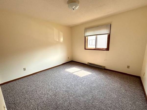 $895 / 2 habs. - 800 pies² - 716 Dutchman Dr. #7 - Disponible agosto 2025 (Chippewa Falls, WI)63181767416833123