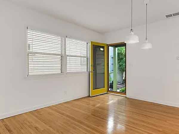 $1,100 / 1br - 850ft2 - Beautiful 2 bed 1 bath Back unit (Venice)64035740031235120