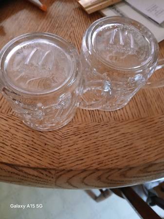 2 McDonald's Batman Forever Glass Cups 1994.. 1