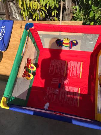 graco portable playpen 1