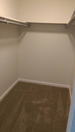 $1,595 / 1br - 420ft2 - Lovely Ground Floor Junior One Bedroom Available @$1595 (santa rosa)63847330556419123