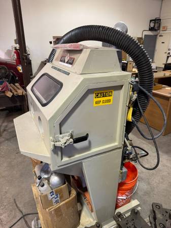 Vapor BLAST CABINET model 2820 not CNC 1
