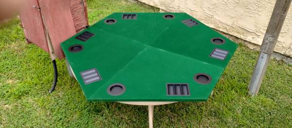 Portable poker table 1